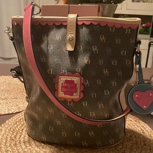 Dooney&Bourke purse very lightly used